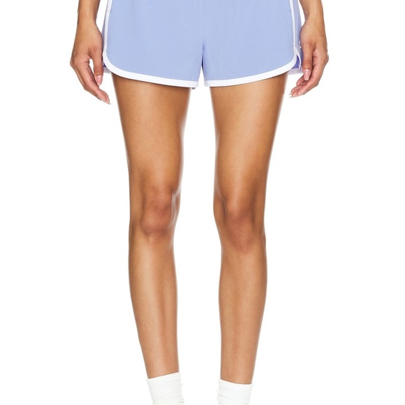 Go Retro Short in Periwinkle Cloud & True White
Beyond Yoga - Picture 3 of 11